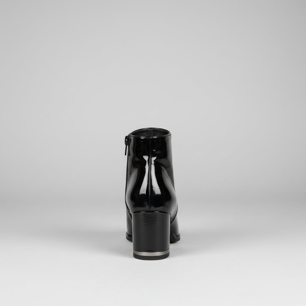 Black/Black