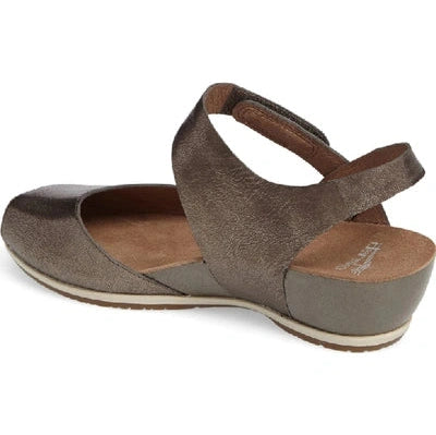 Dansko women's vera flat sandal sales